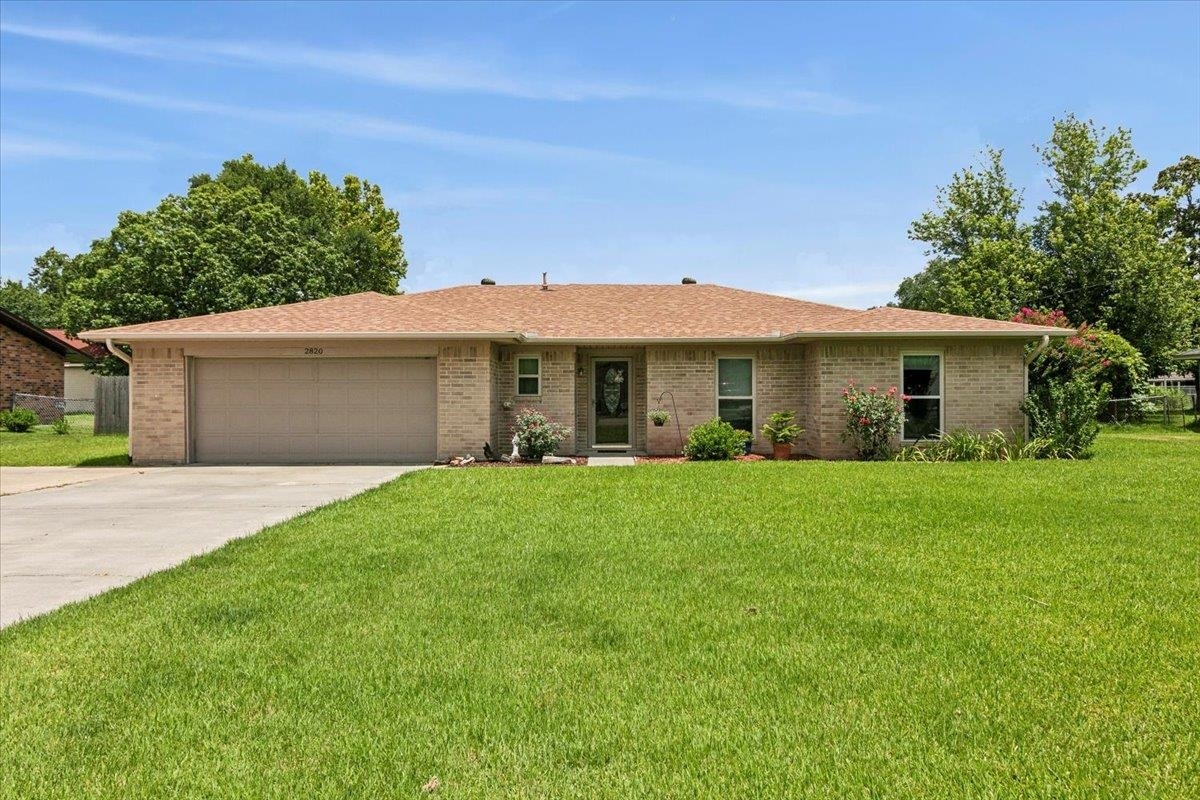 Property Photo: 2820 Smith TX 77630