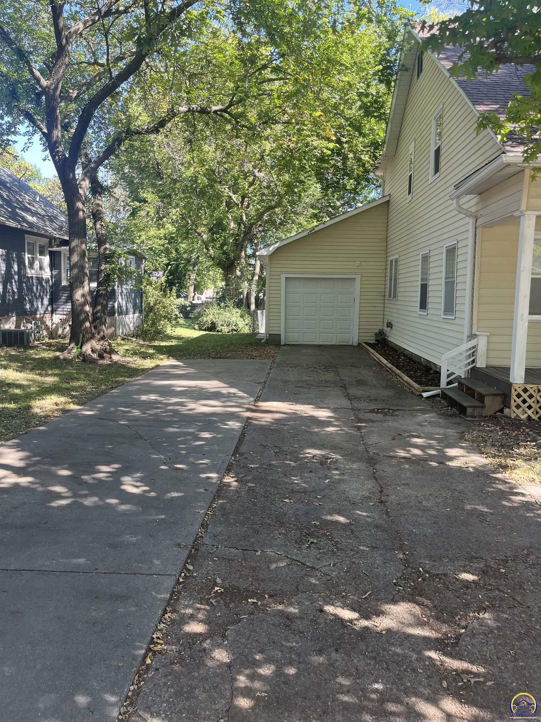 Property Photo:  1222 Rural St  KS 66801 