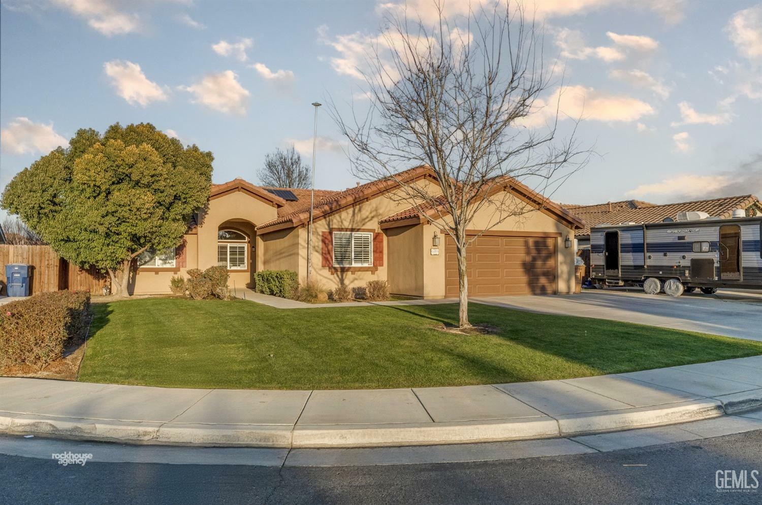 Property Photo:  6704 Cattail Creek Way  CA 93311 