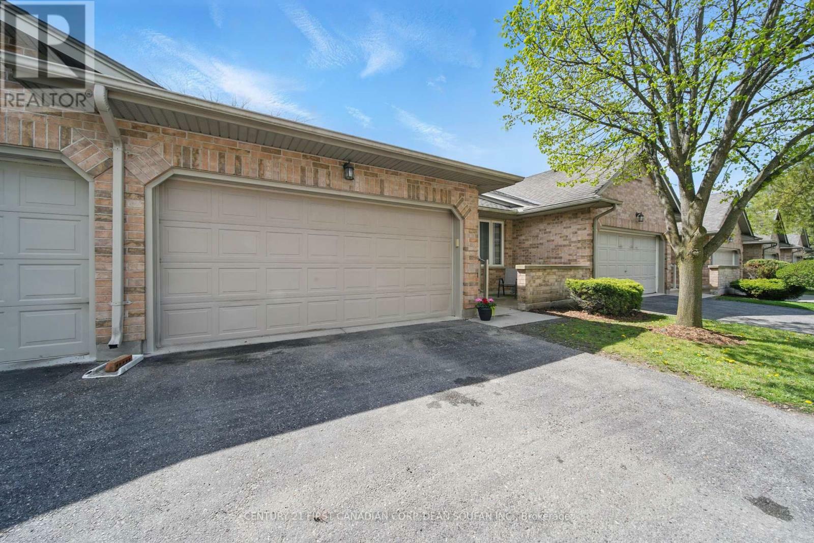 Property Photo: 1241 Beaverbrook Avenue 5 ON N6H 5P1