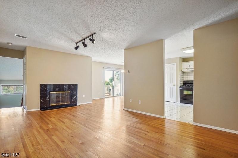 Property Photo:  19 Colton Cir 19  NJ 07052 