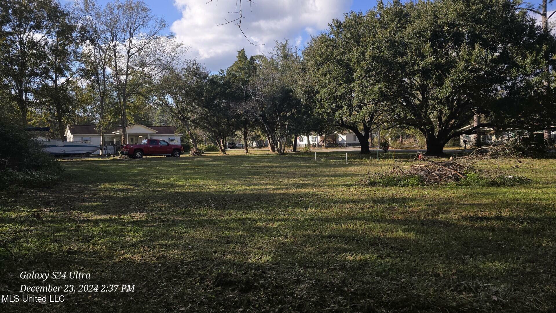 Property Photo:  1609 Hastings Road  MS 39553 