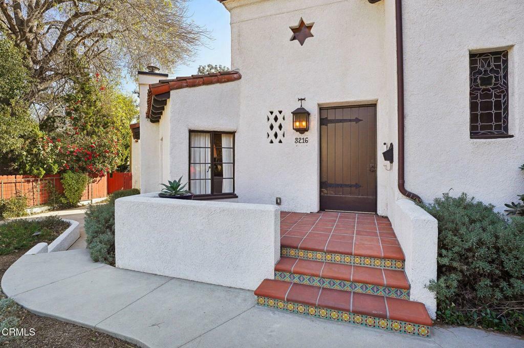 Property Photo:  3216 Oakshire Drive  CA 90068 