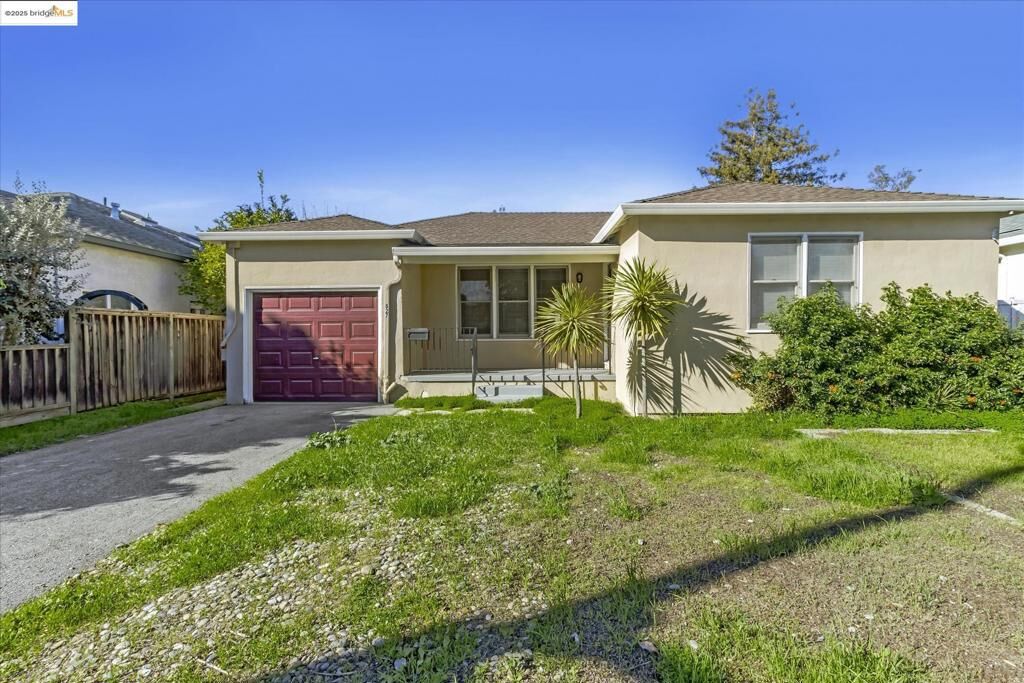 Property Photo: 827 Chestnut St CA 94063