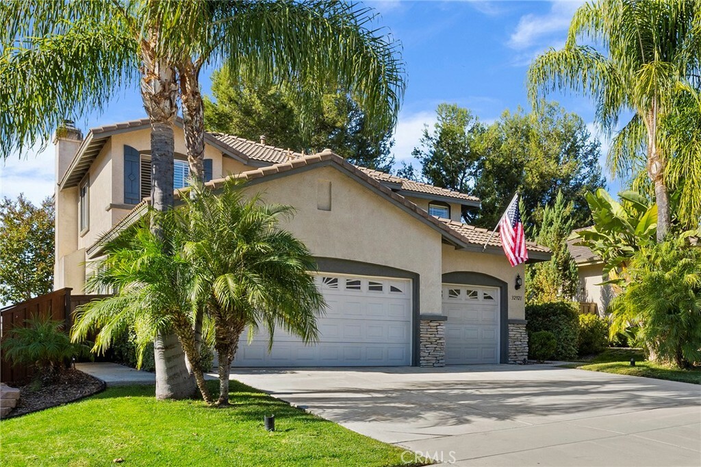 Property Photo: 32921 Adelante Street CA 92592