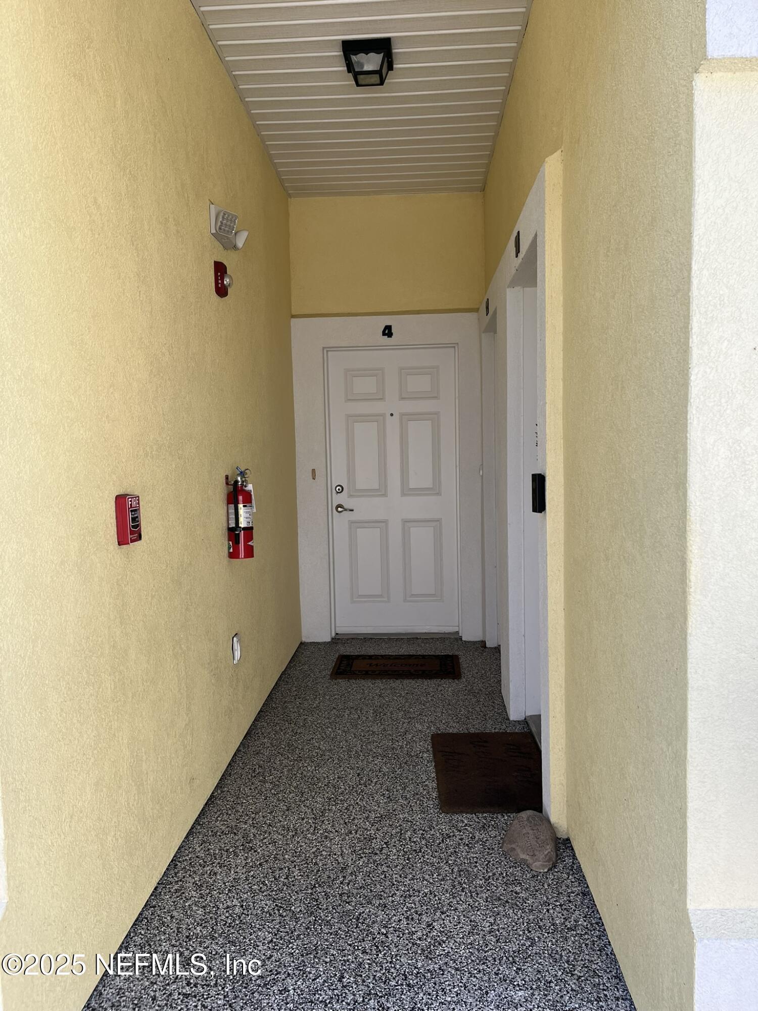 Property Photo: 13864 Herons Landing Way 10-4 FL 32224