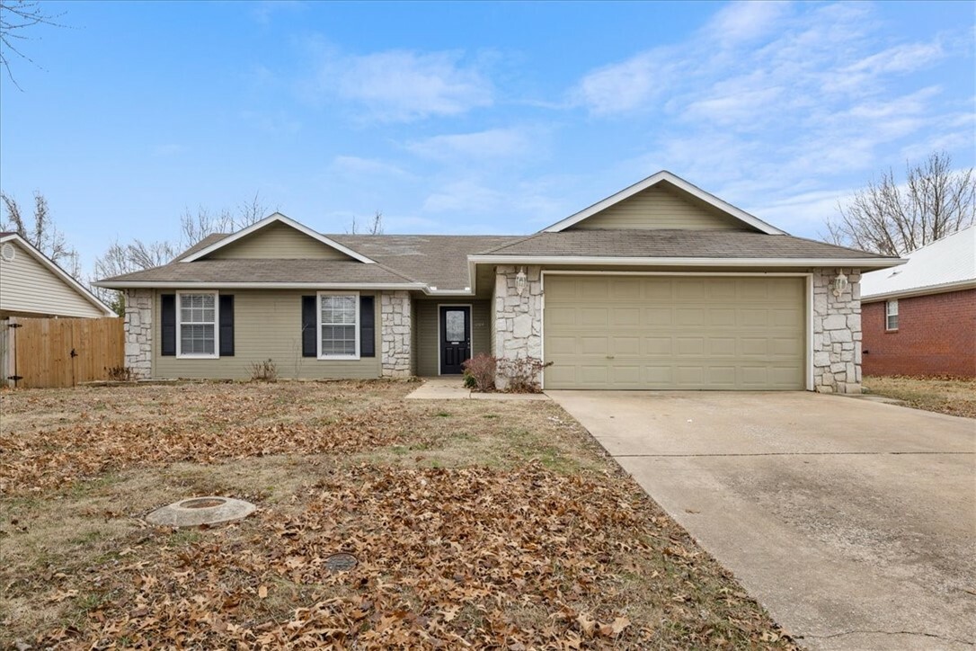 Property Photo:  1104 N 22nd Street  AR 72712 