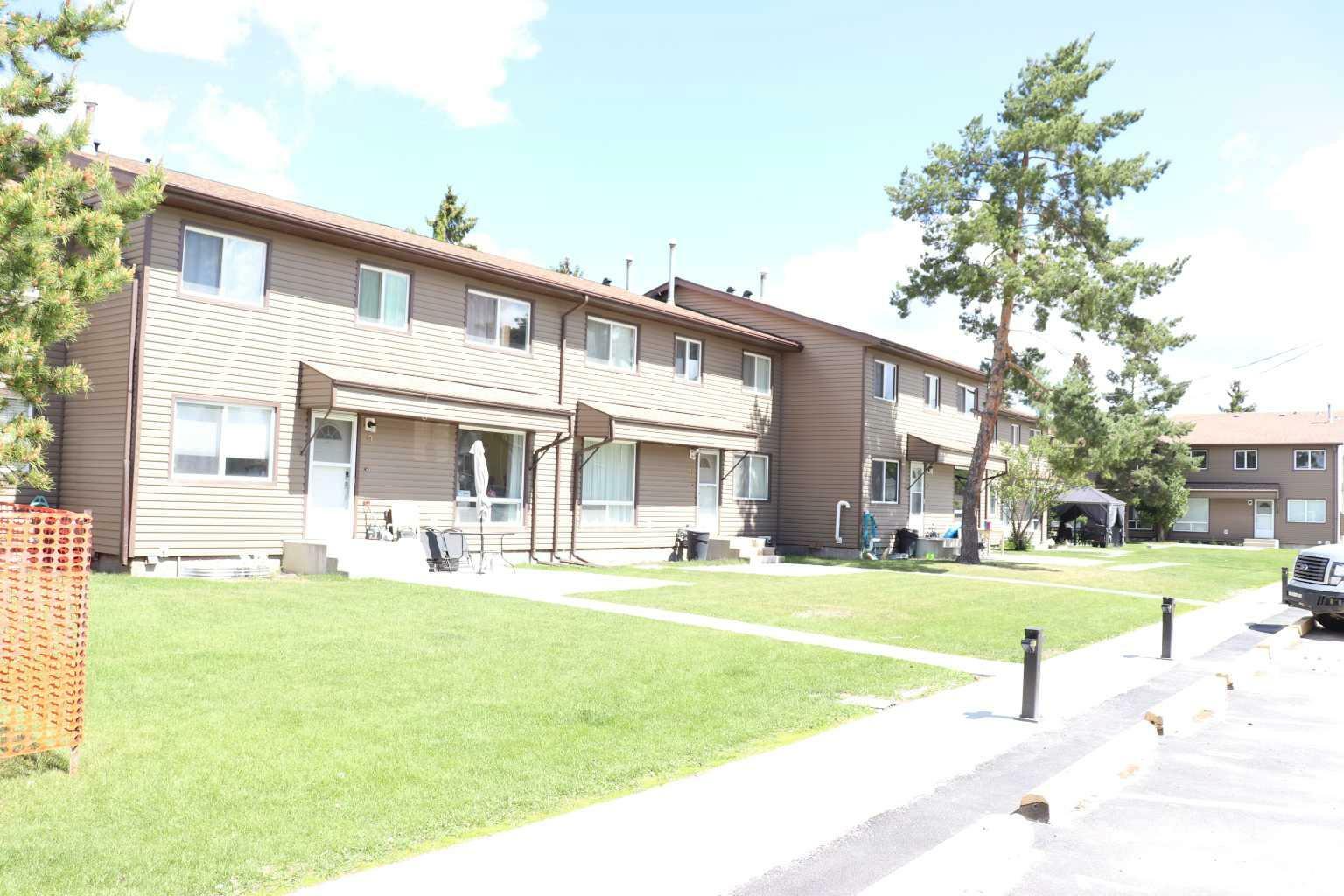 Property Photo:  5231 6 Avenue 9  AB T7E 1L1 