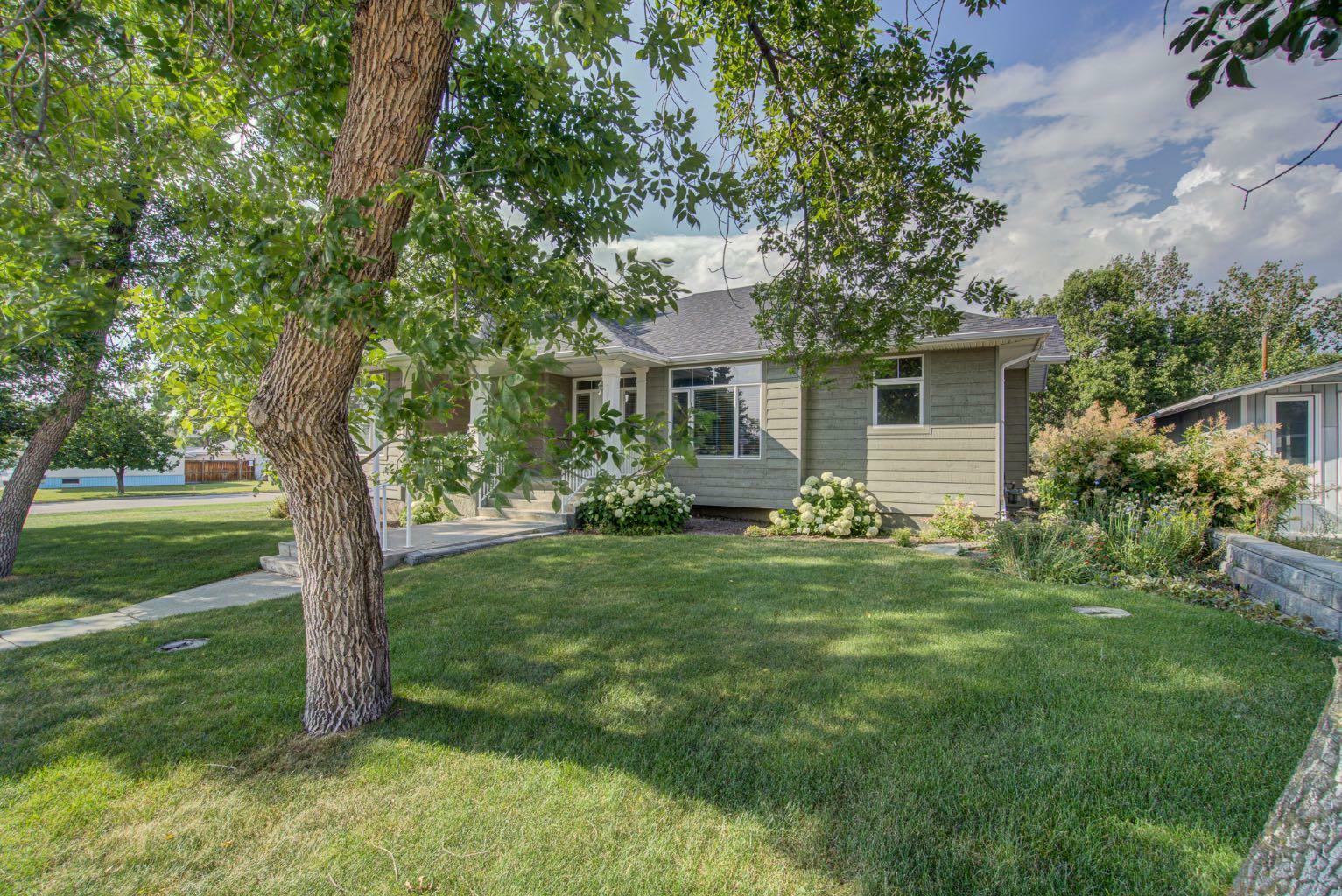 224 52 Avenue W  Claresholm AB T0L 0T0 photo