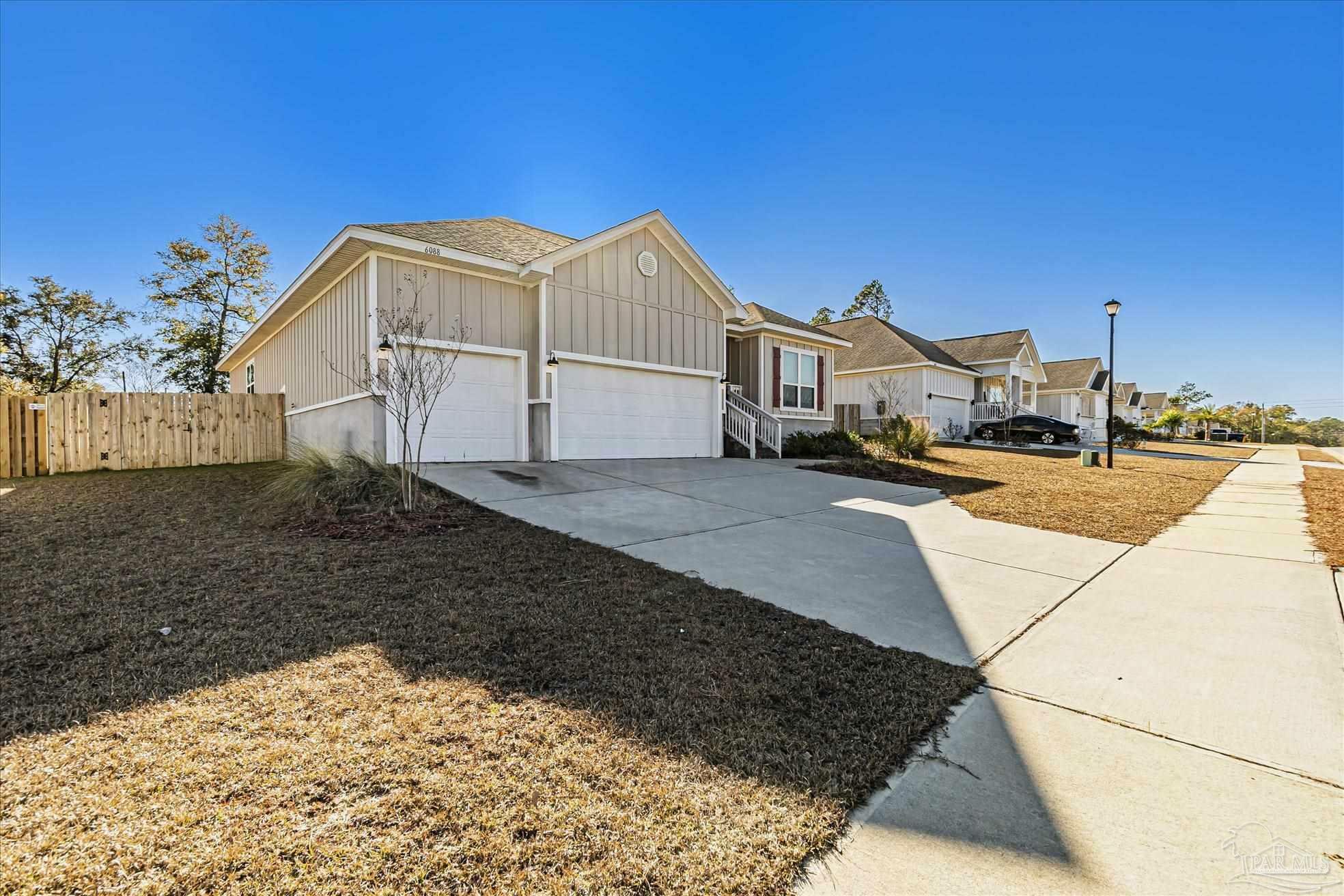 Property Photo:  6088 Rutherford Loop  FL 32526 