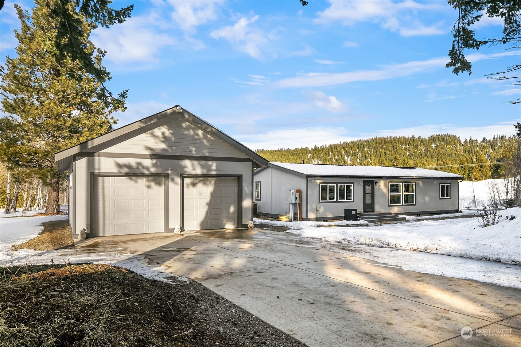 Property Photo:  21  Saint Andrews Drive  WA 98922 