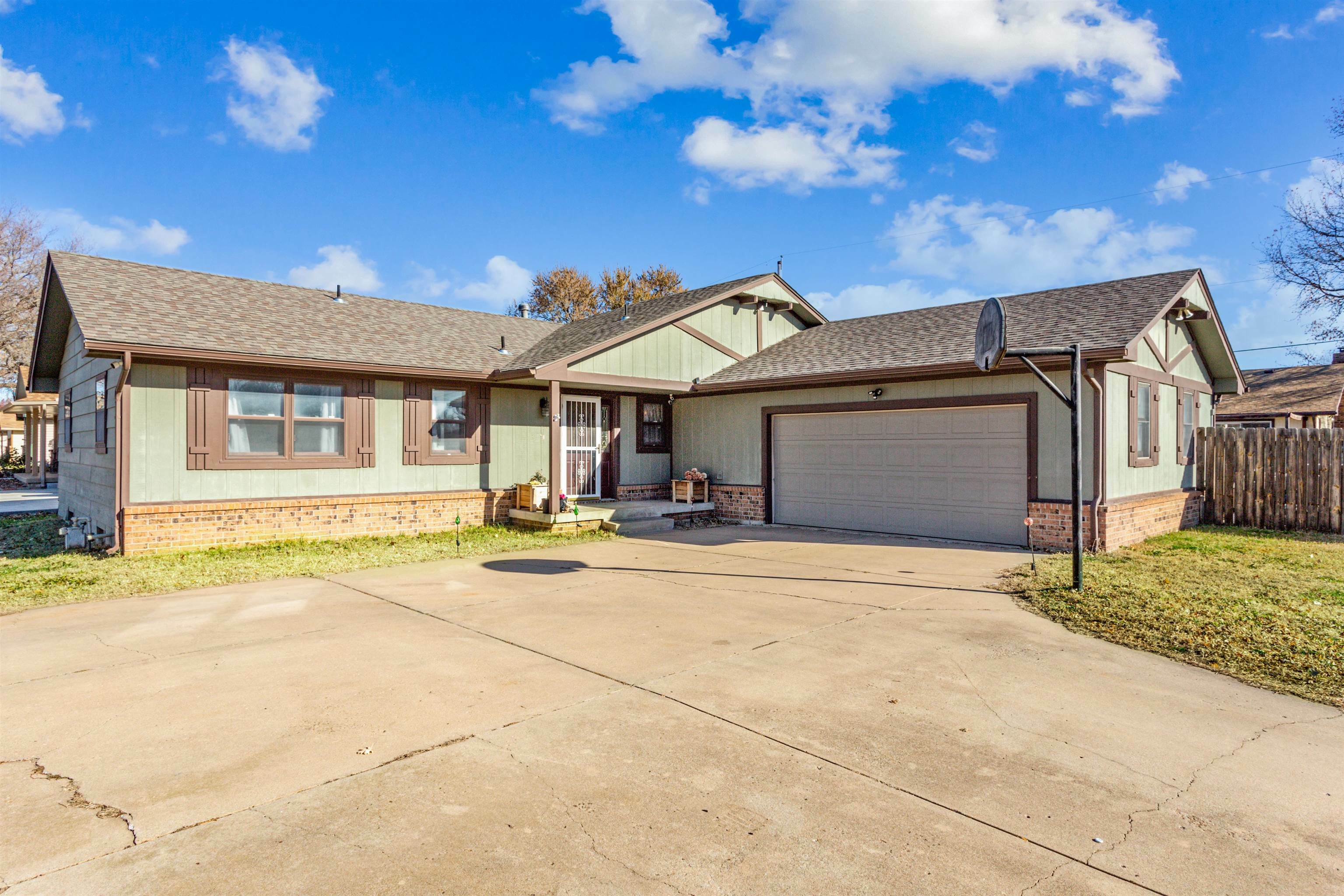 Property Photo:  3020 W Sunnybrook St  KS 67217 