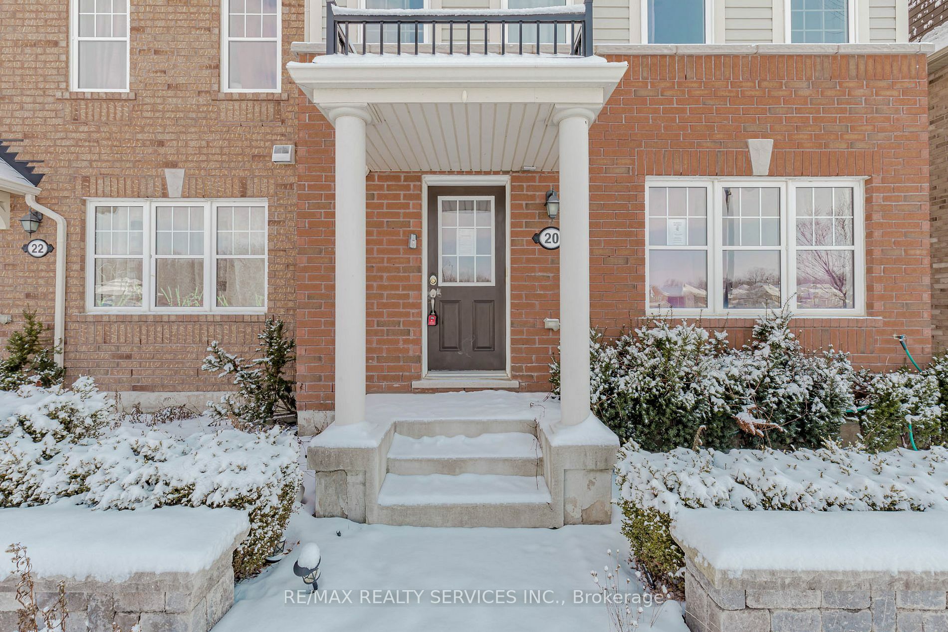 20 Henneberry Lane  Brampton ON L7A 0V8 photo