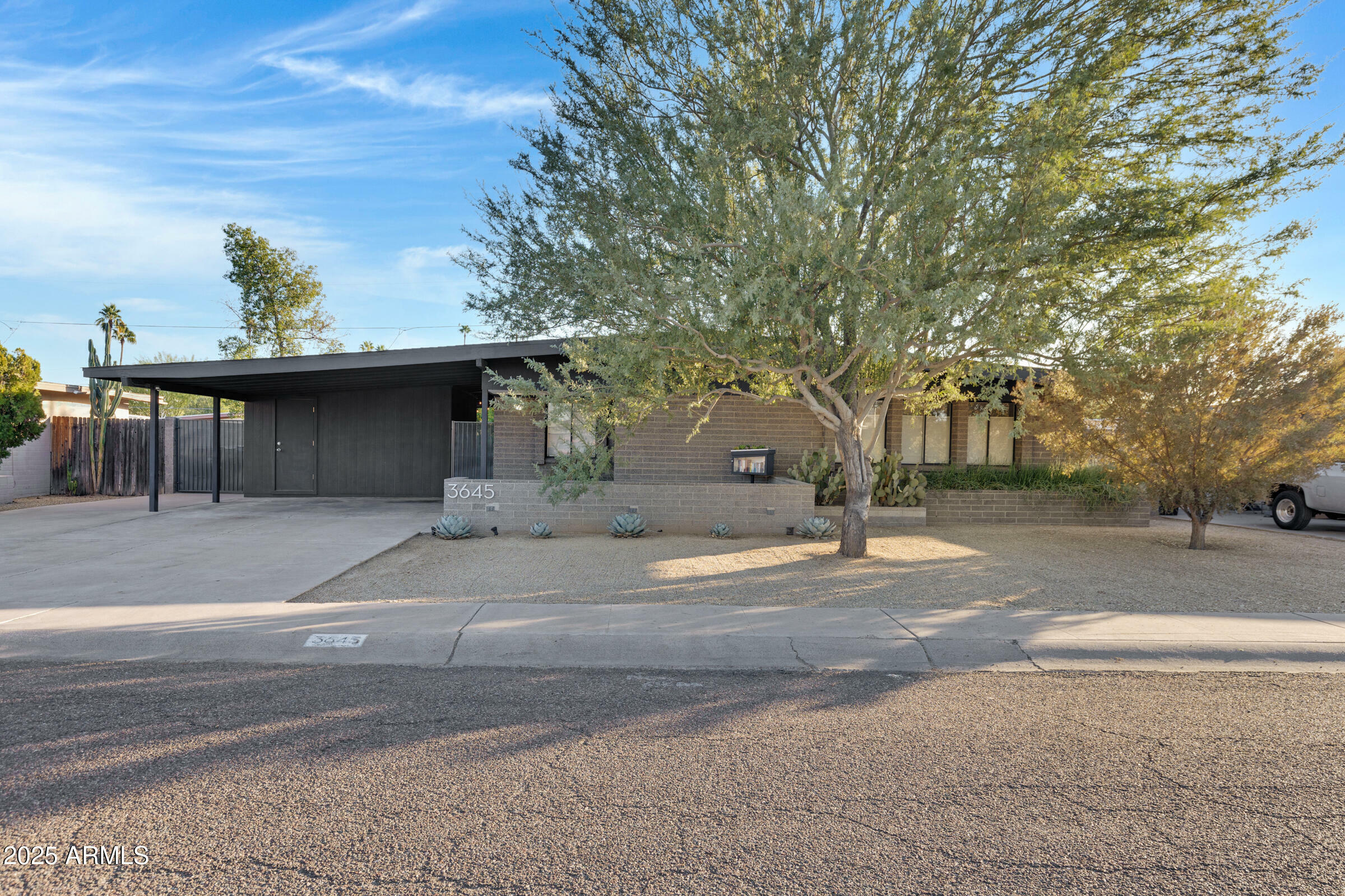 Property Photo: 3645 E Shaw Butte Drive AZ 85028