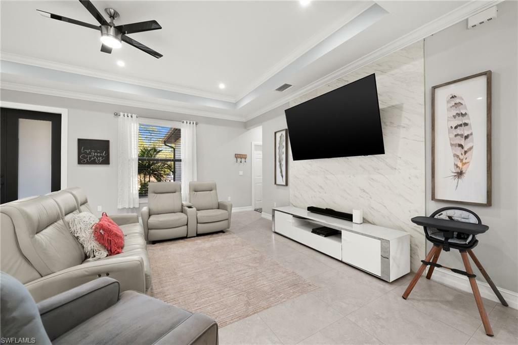 Property Photo: 4438 6th Ave NE FL 34120