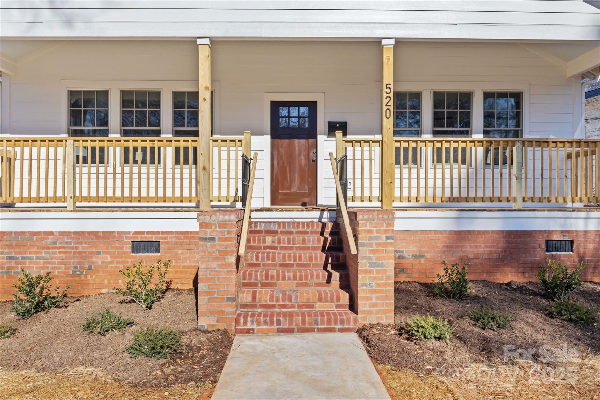 Property Photo:  520 W 5th Avenue  NC 28052 