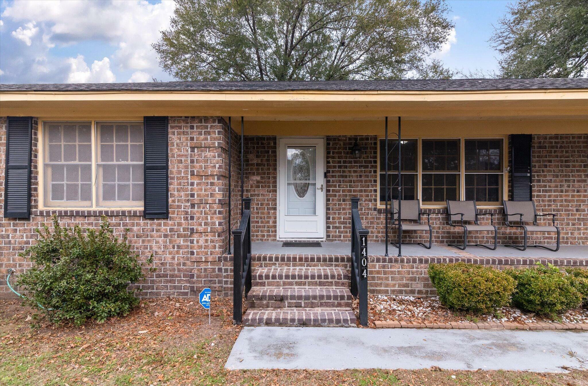 Property Photo:  1404 Ivy Isle Drive  SC 29412 