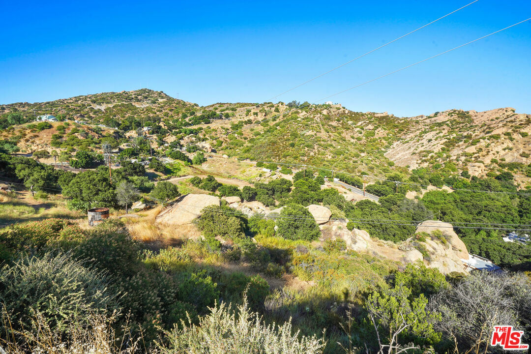 Property Photo:  585   Box Canyon Vly  CA 91311 