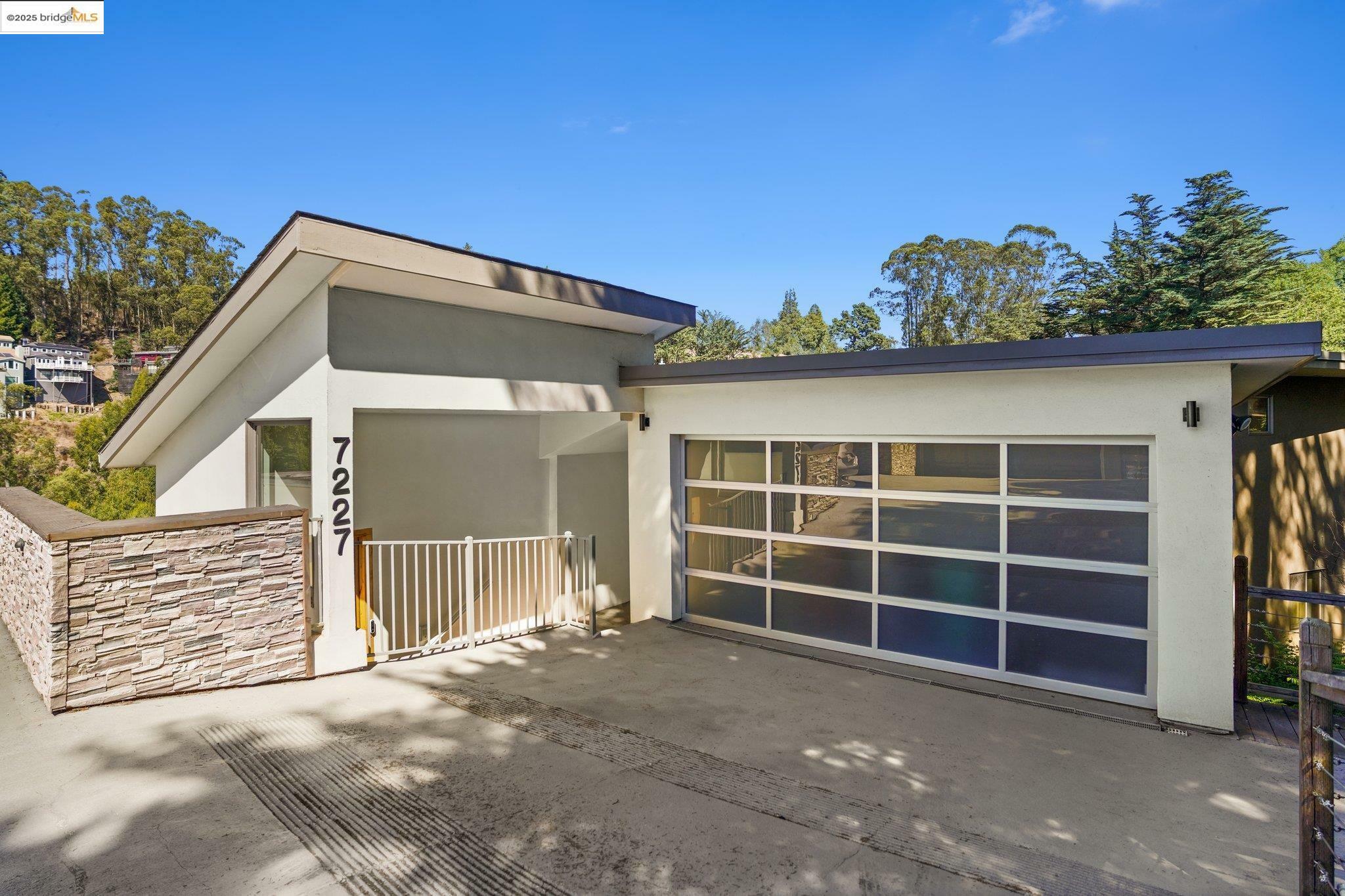 Property Photo:  7227 Skyline Blvd  CA 94611 