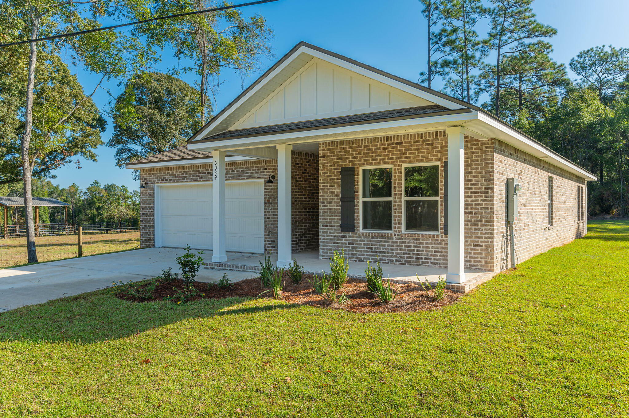 Property Photo:  5513 Grants Pass Road  FL 32536 