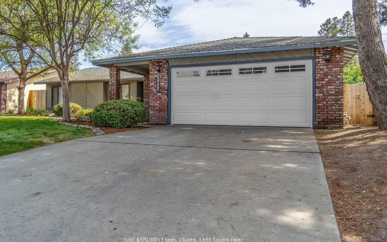 Property Photo: 1828 S Hillcrest Drive CA 93292