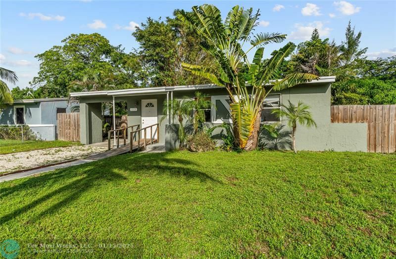 Property Photo:  1112 NW 15th Ave  FL 33311 