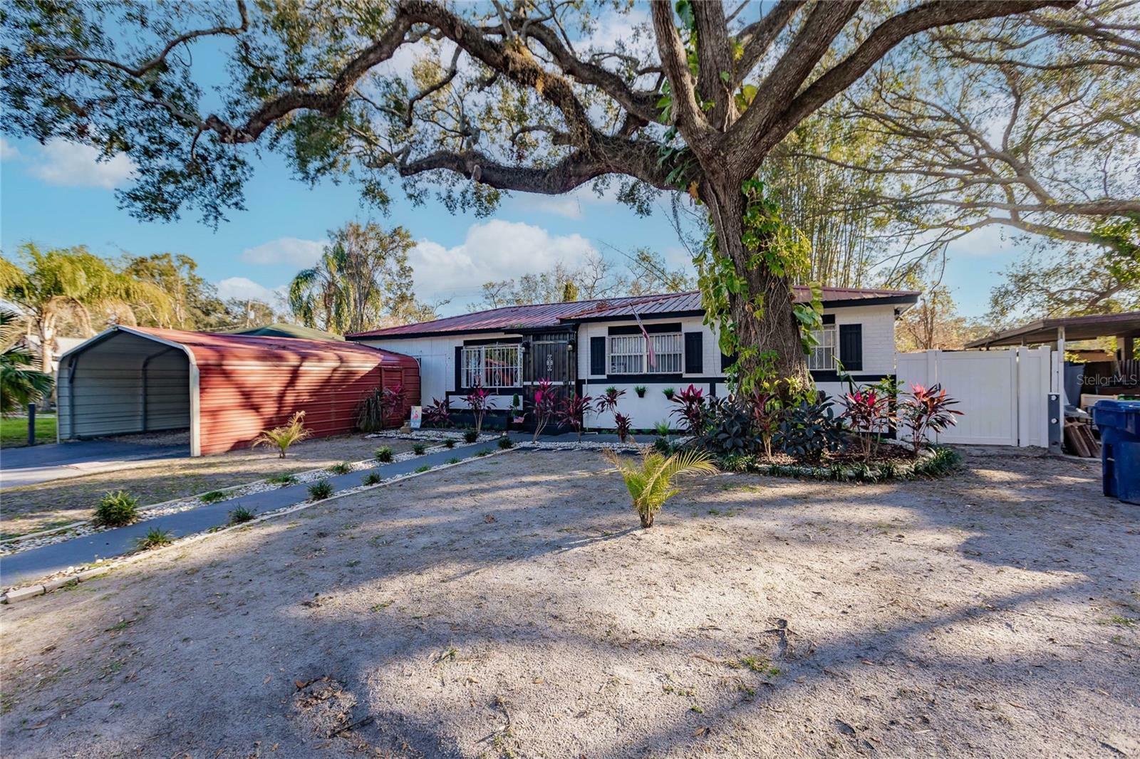 Property Photo:  2005 E Crenshaw Street  FL 33610 