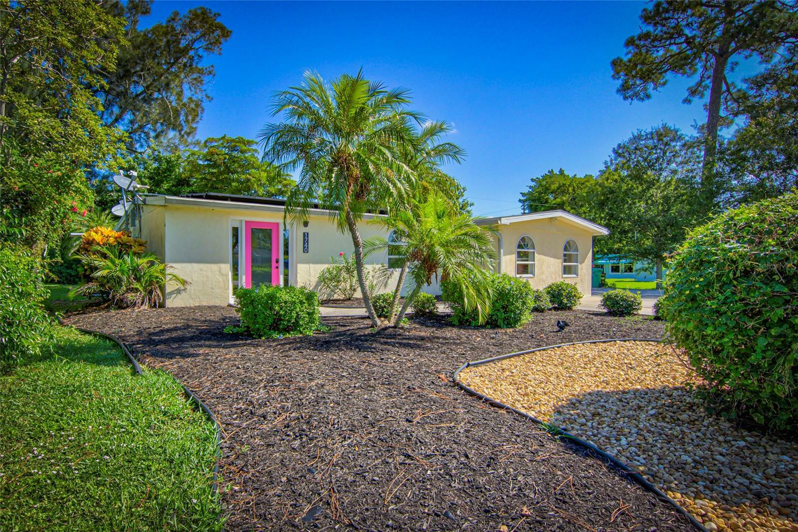 Property Photo:  1740 Maryknoll Road  FL 34223 