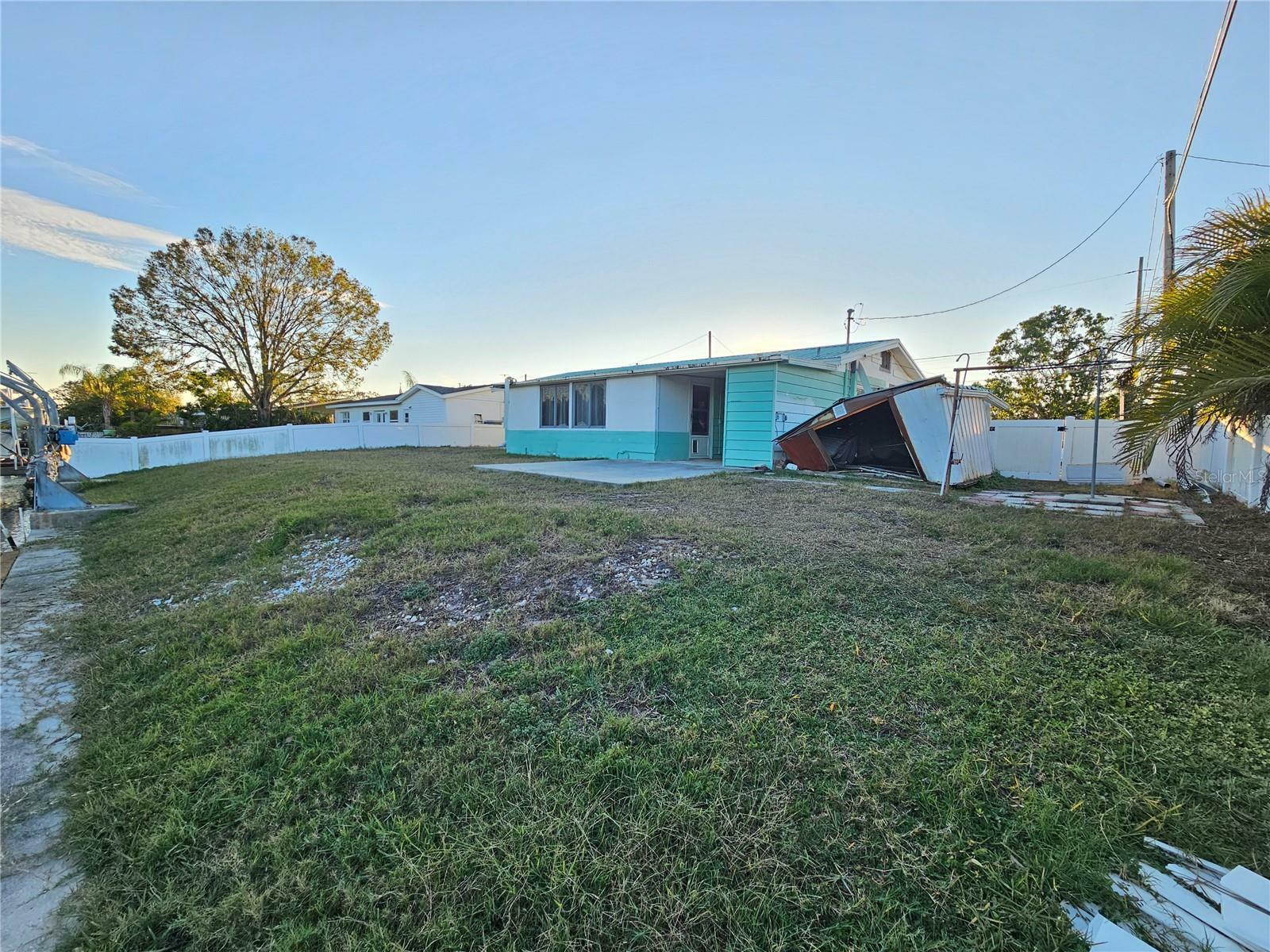 Property Photo:  9399 Sun Isle Drive NE  FL 33702 