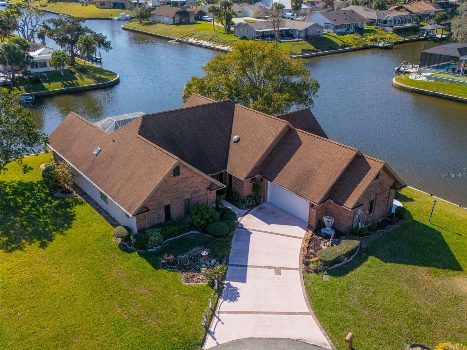 Property Photo:  10 Castle Court  FL 32137 