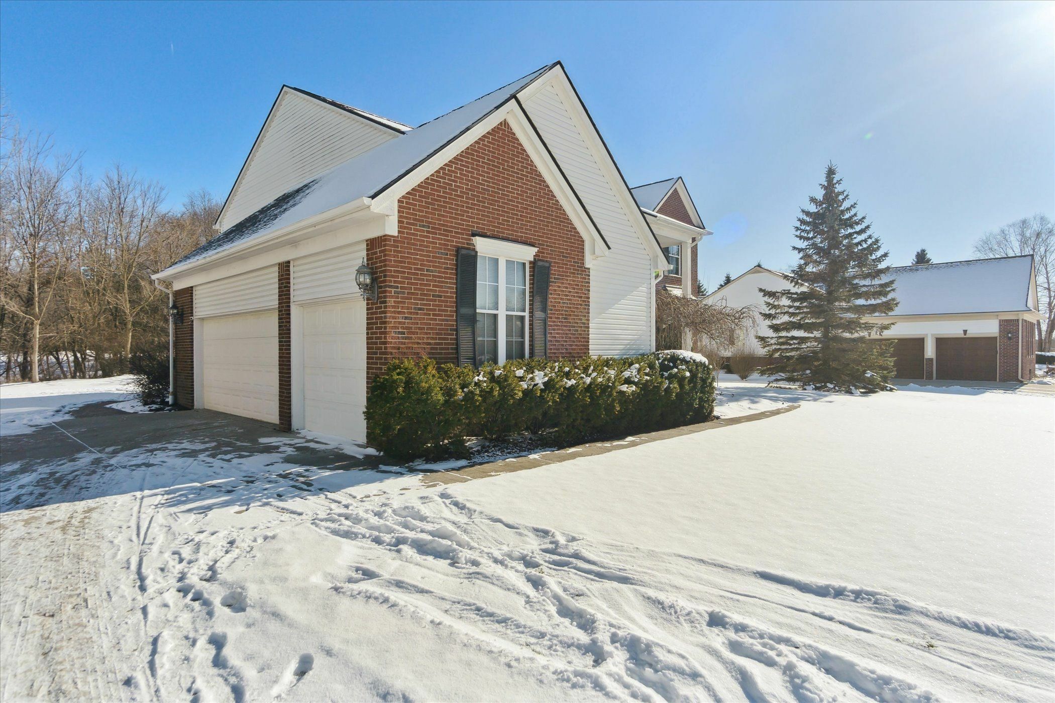 Property Photo:  9456 Maple Lane  MI 48348 1552 