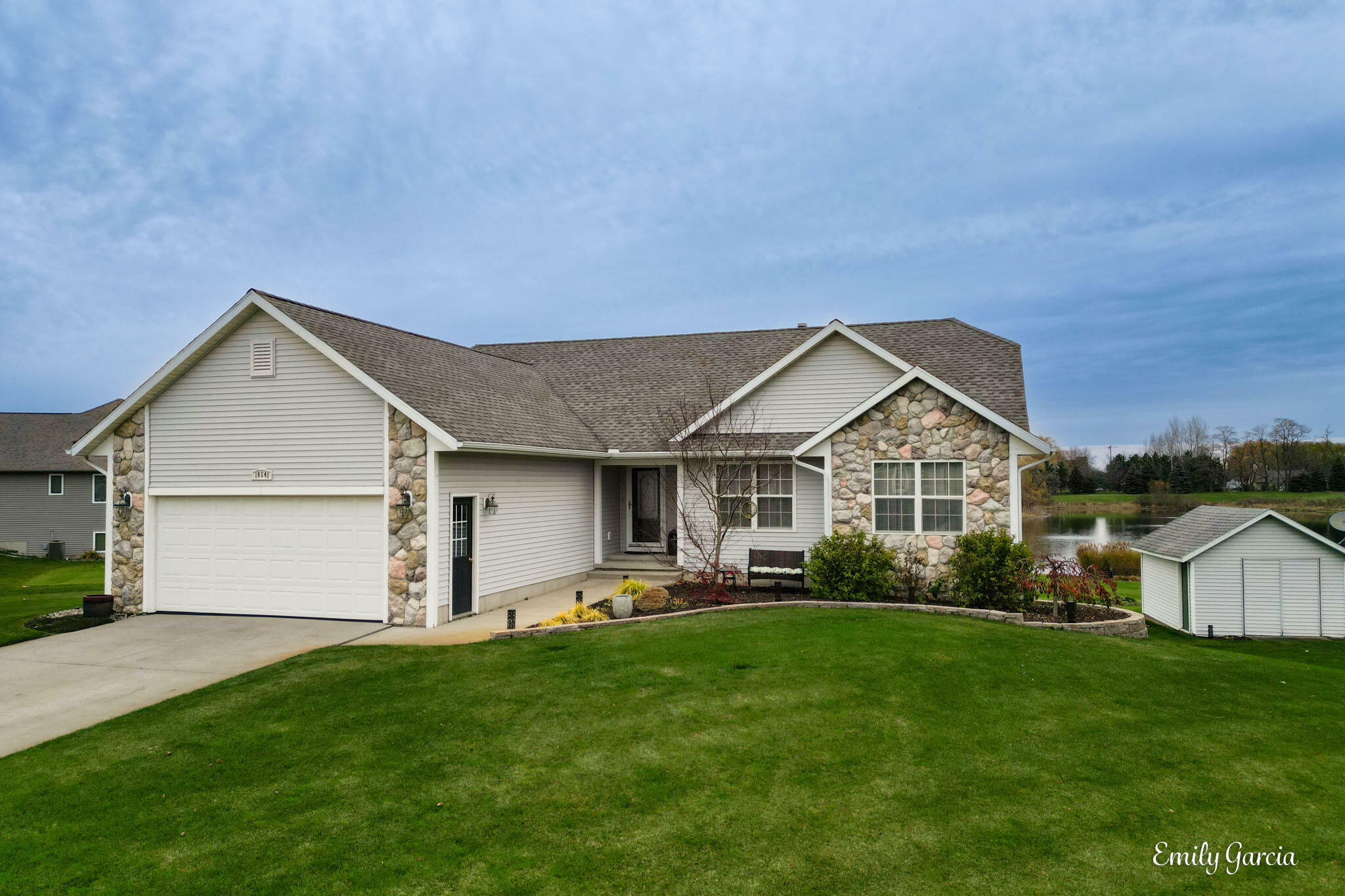 Property Photo:  10241 Chinook Drive  MI 49401 