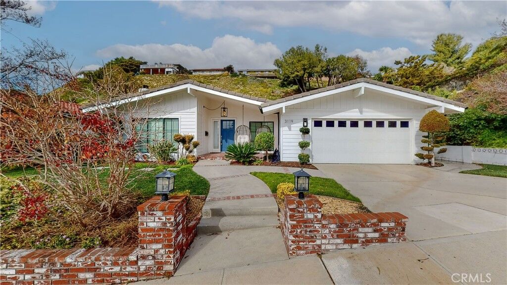 Property Photo: 3119 Mesa Verde Drive CA 91504