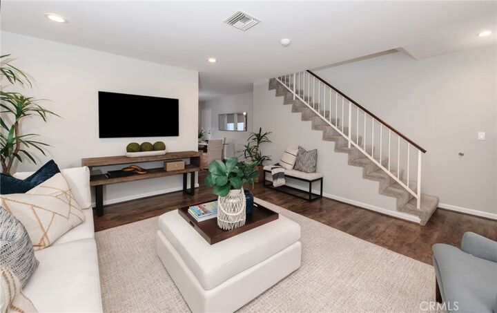 Property Photo: 912 Monterey Boulevard 3 CA 90254