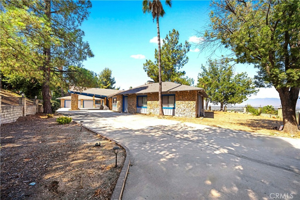 Property Photo:  1605 Walter Court  CA 92324 