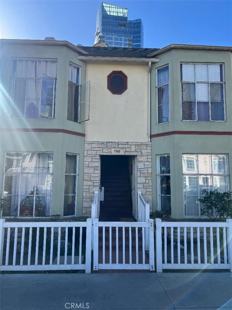 Property Photo:  82 6 Lime Avenue 6  CA 90802 