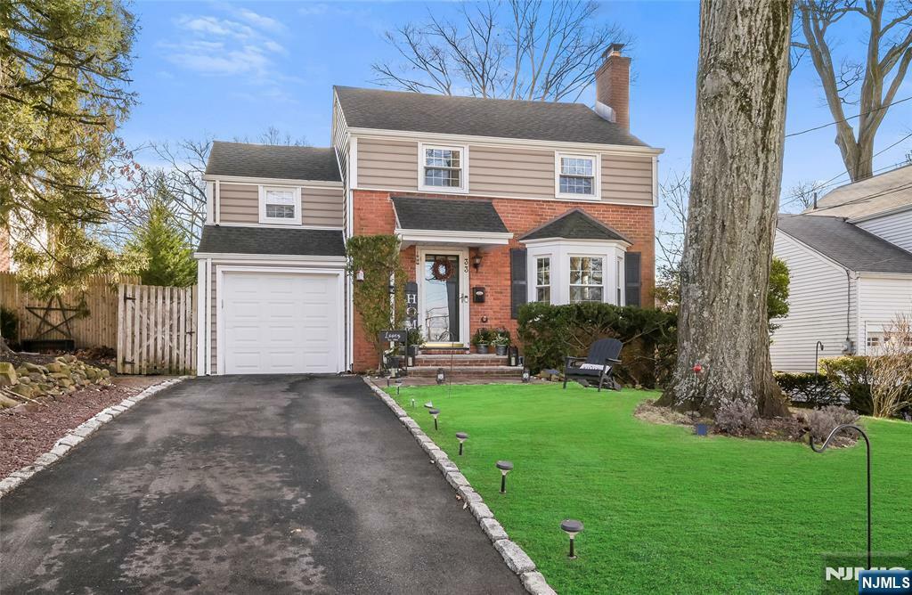 Property Photo:  33 Westland Road  NJ 07009 