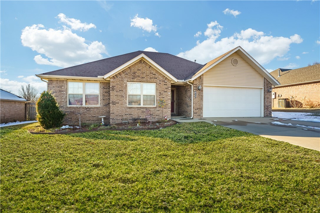 Property Photo:  613 Eagle Drive  AR 72736 