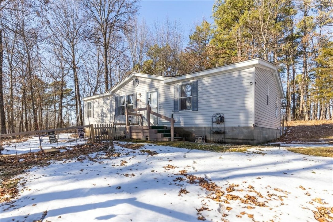 Property Photo:  1899 County Road 516  AR 72740 