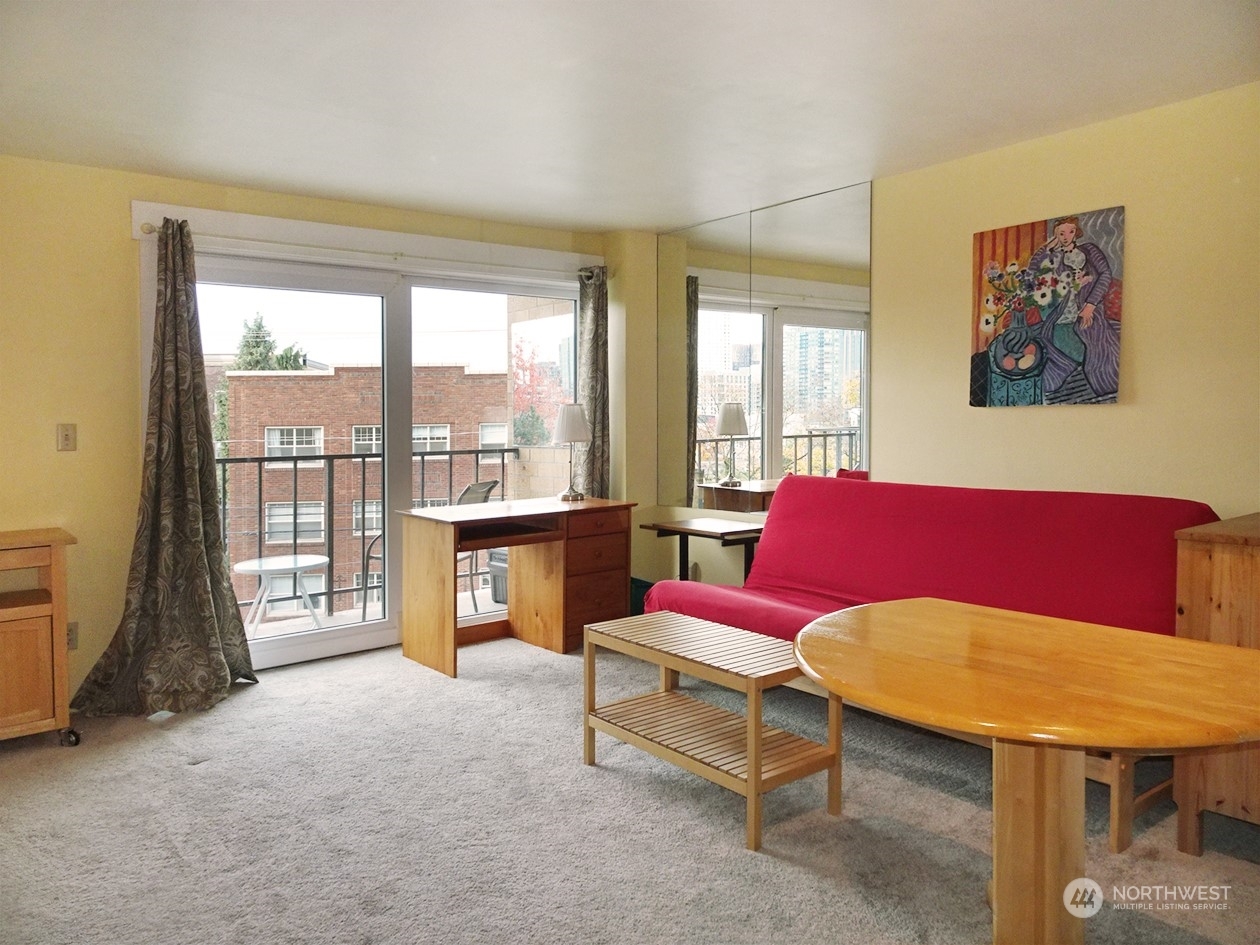 Property Photo:  1300  University Street 2E  WA 98101 