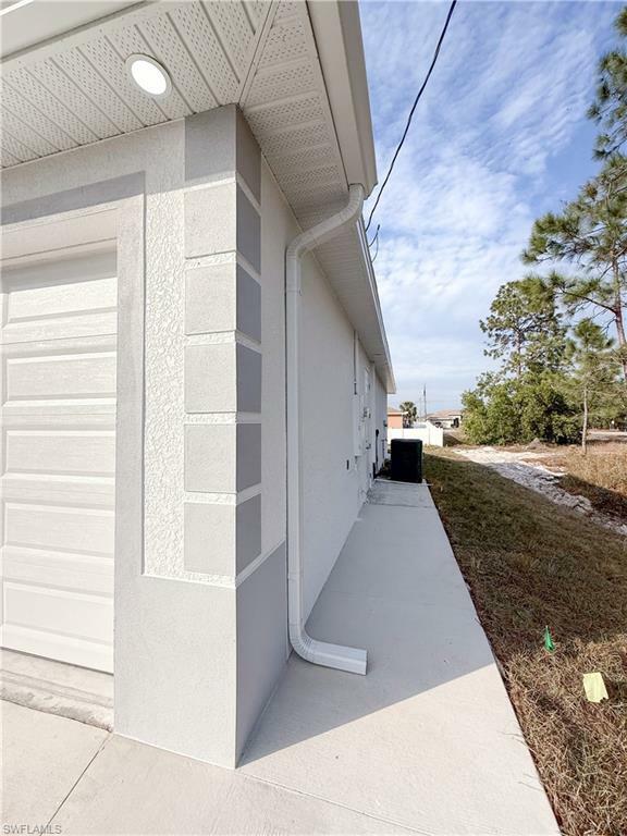 Property Photo:  3302 27th St SW  FL 33976 