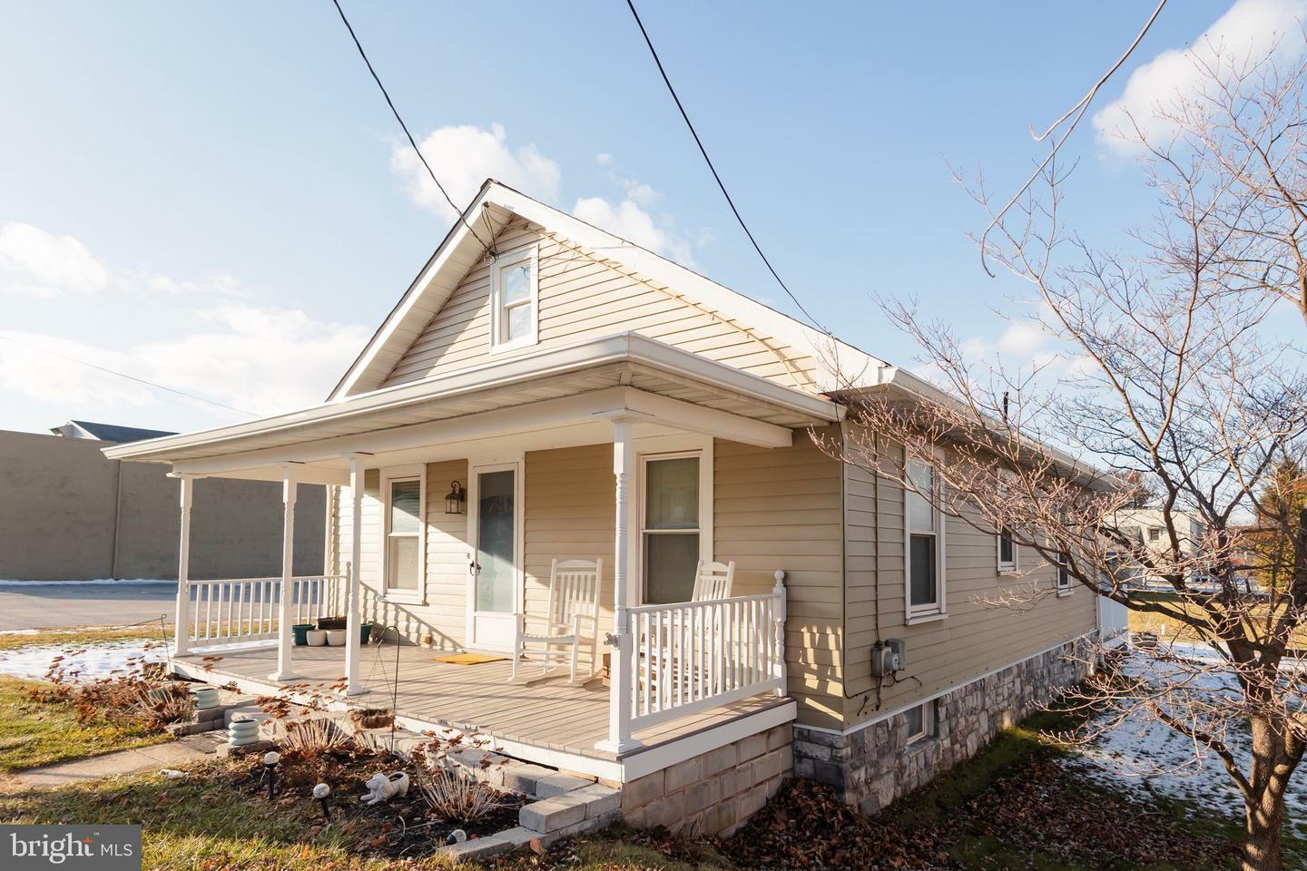 Property Photo:  337 W King Street  PA 17301 