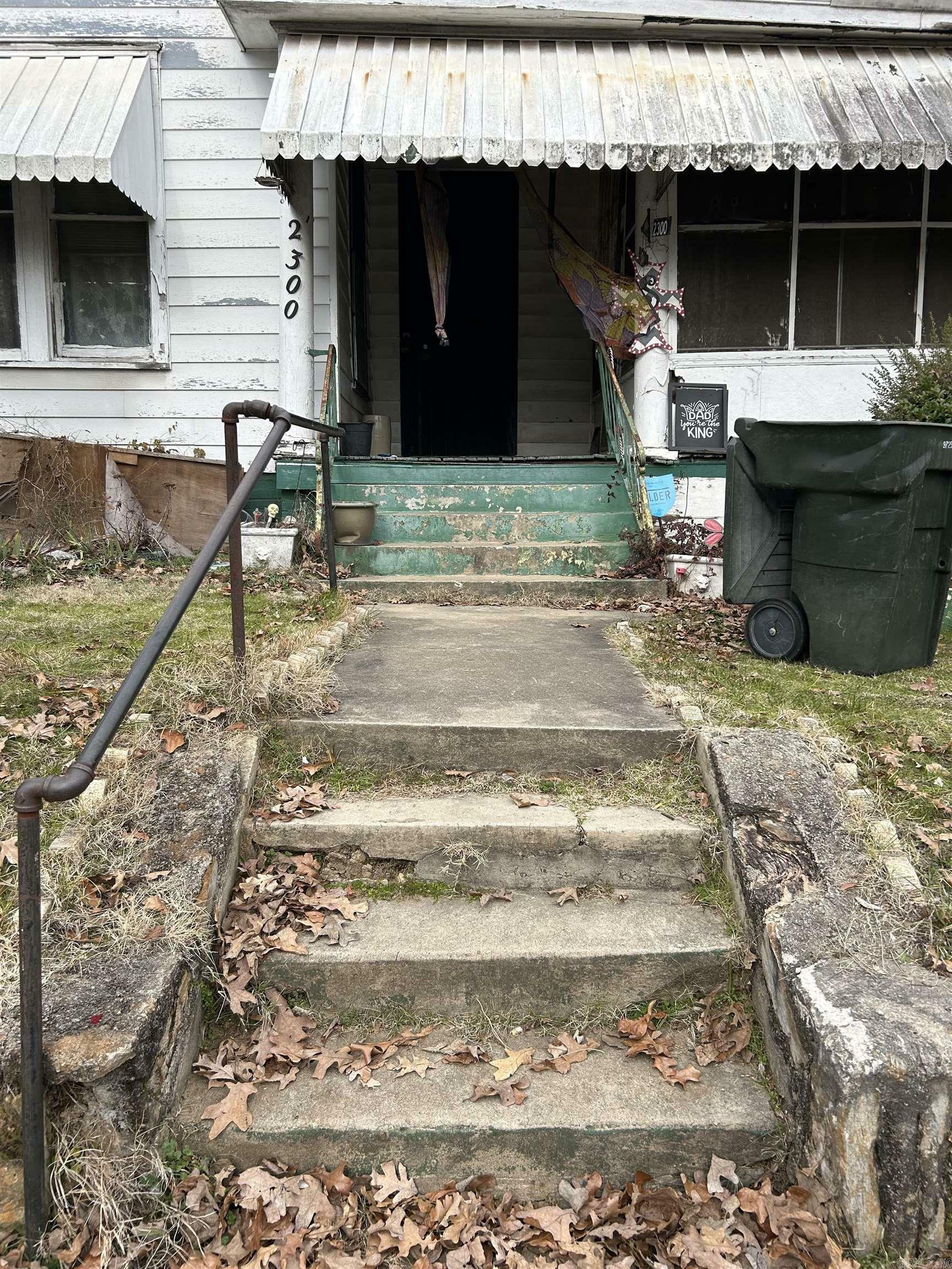 Property Photo:  2300 W 18th St.  AR 72202 