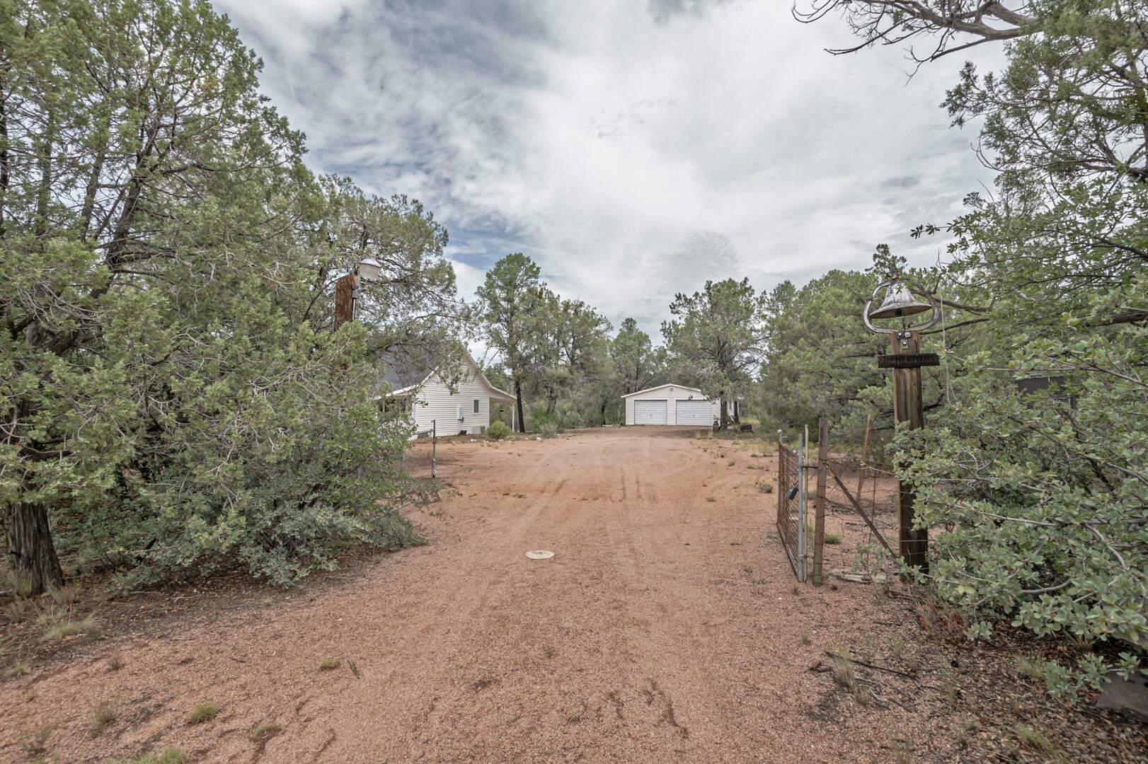 Property Photo:  268 N Dealers Choice Road  AZ 85541 