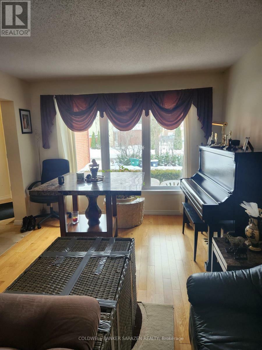 Photo de la propriété: 31 Dossetter Way East ON K1G 4S3
