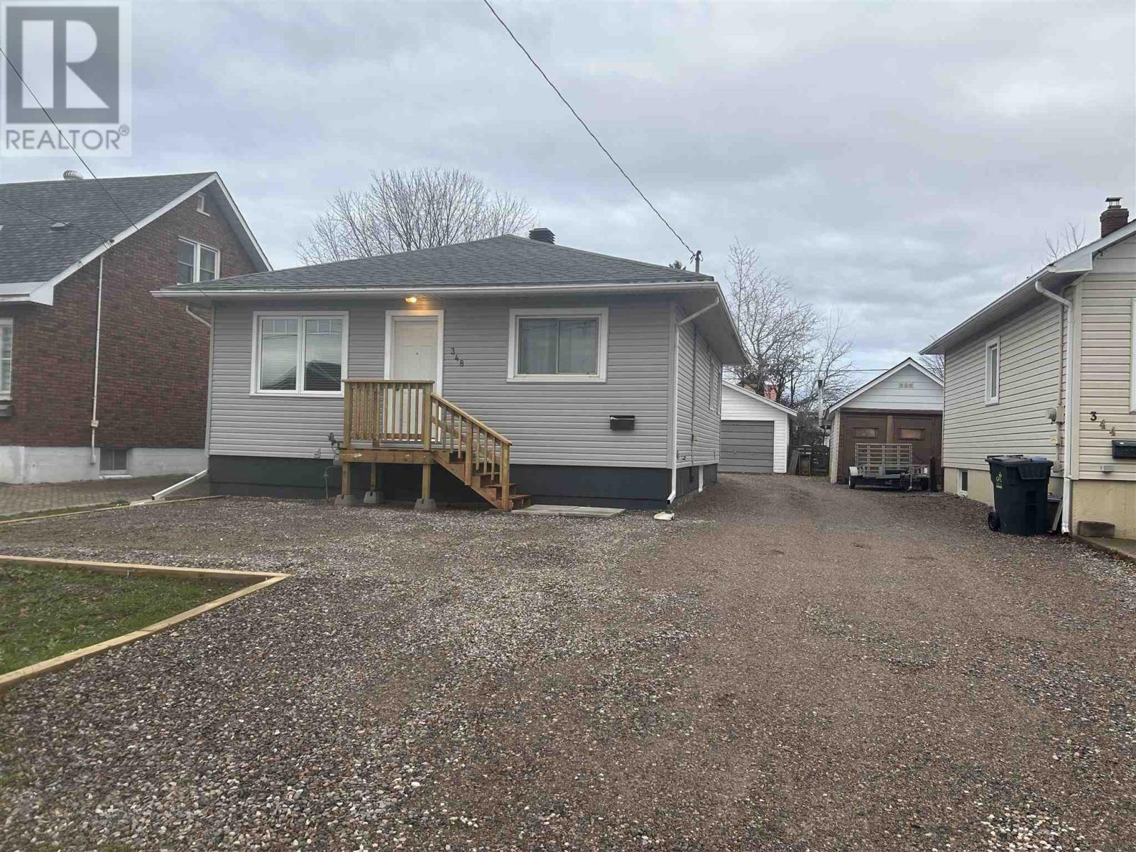 348 Maretta St  Sault Ste. Marie ON P6C 4A7 photo