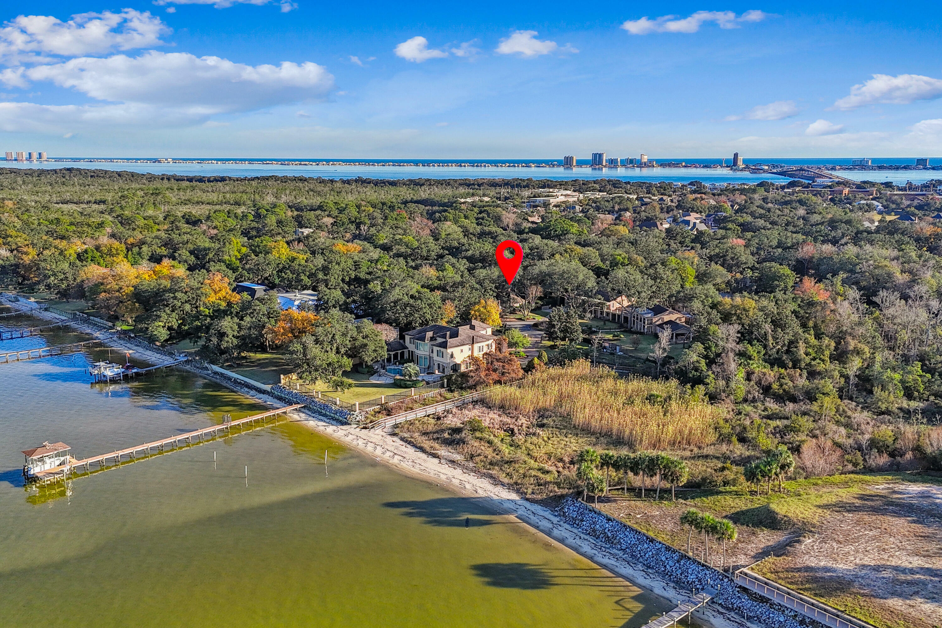 Property Photo:  589 Bay Cliffs Circle  FL 32561 