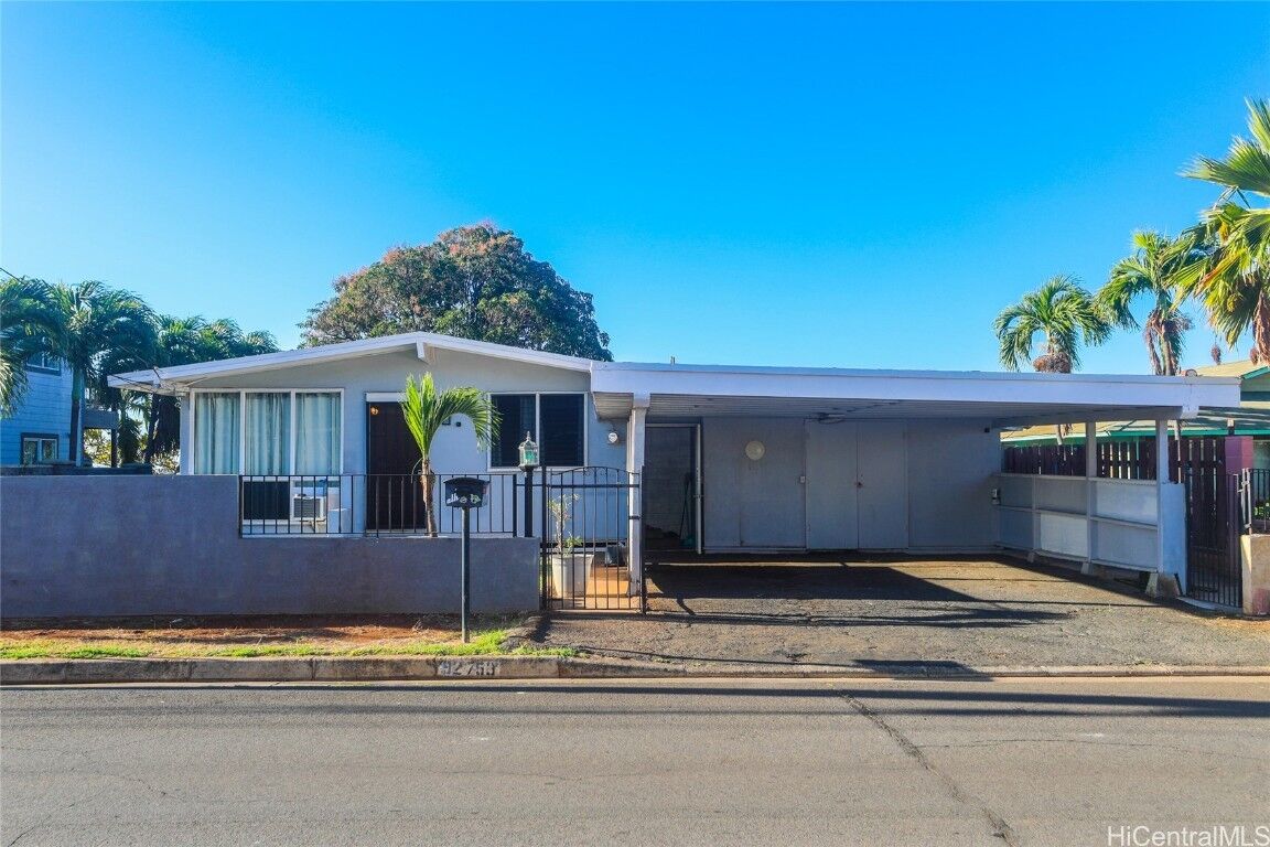Property Photo: 92-753 Paakai Street HI 96707
