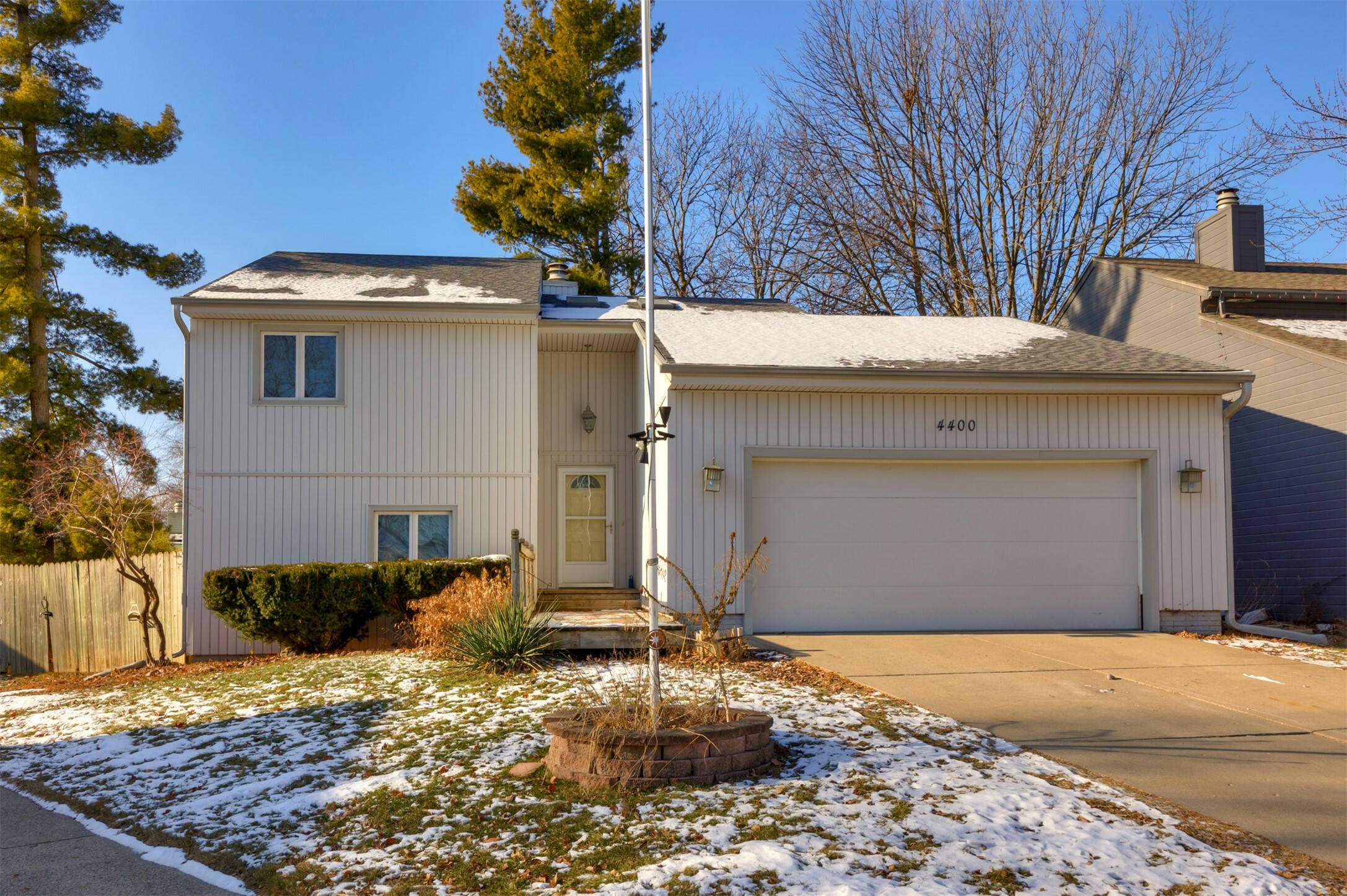 Property Photo:  4400 81st Street  IA 50322 