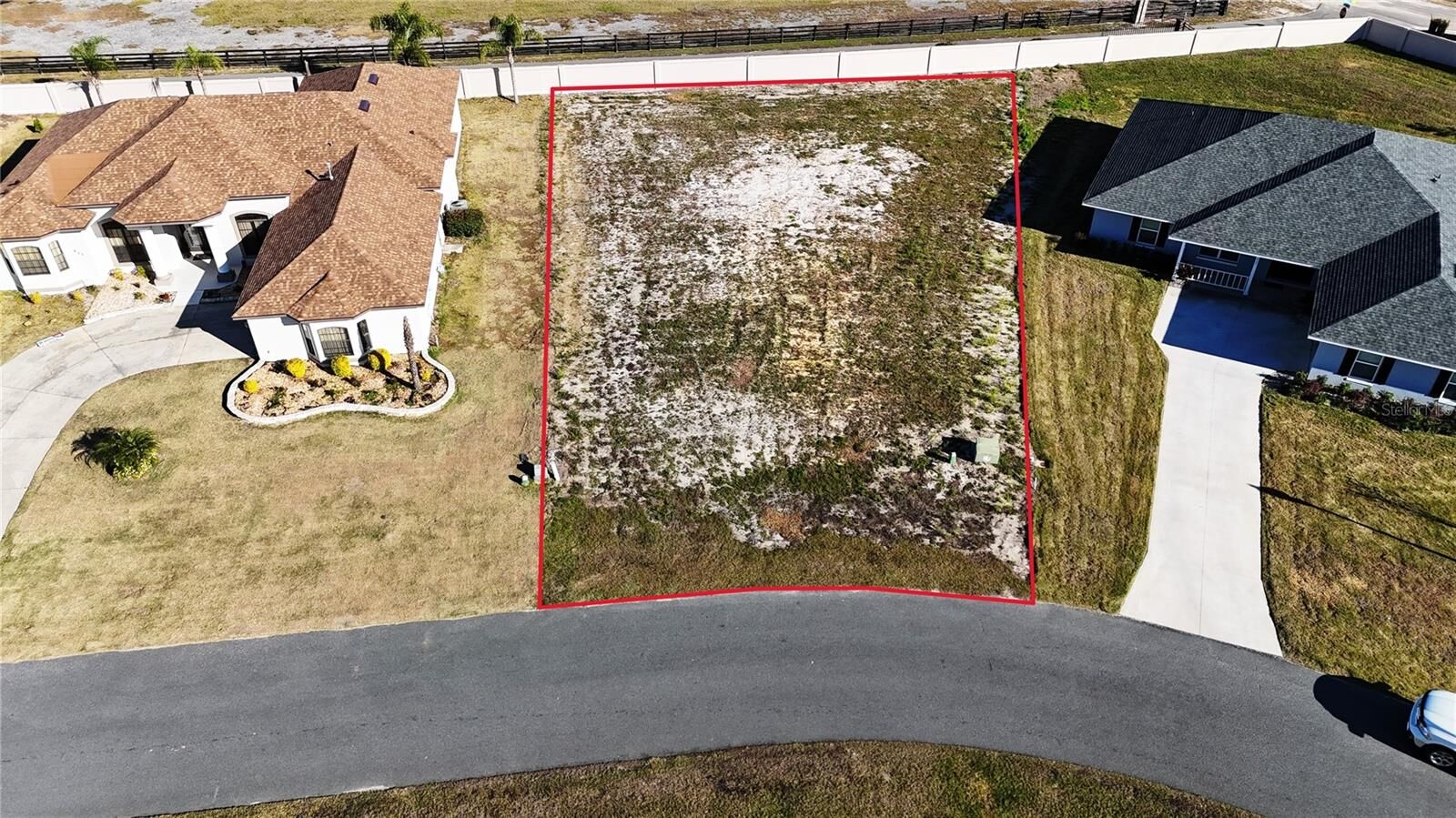 Property Photo: 817 Oaks Shores Road FL 34748